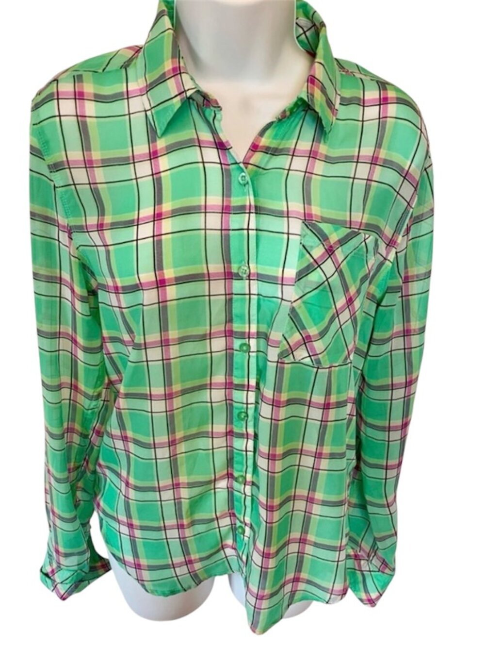 Aeropostale 87 Plaid Button Up Junior’s Shirt Medium